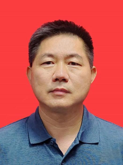 彭勇(湖南省常德市石門縣住房和城鄉建設局黨組成員、副局長) 彭勇(湖南省常德市石門縣住房和城鄉建設局黨組成員、副局長)