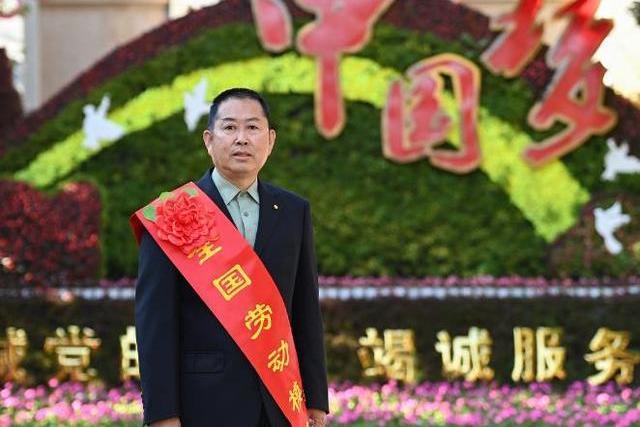 伏斌(雲南紅塔包裝實業有限責任公司設備科科長) 伏斌(雲南紅塔包裝實業有限責任公司設備科科長)
