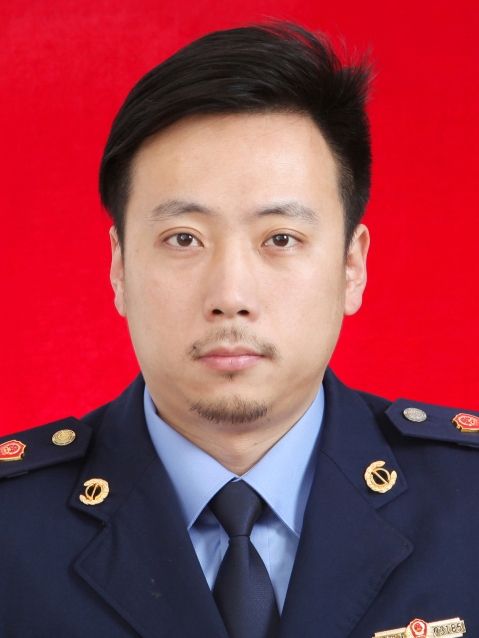 王駿(浙江省台州市路橋區市場監督管理局黨委委員、消費者權益保護科(投訴舉報中心)科長(主任)) 王駿(浙江省台州市路橋區市場監督管理局黨委委員、消費者權益保護科(投訴舉報中心)科長(主任))