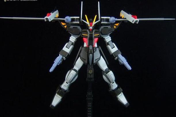 漆黑強襲(出自《機動戰士高達SEED ASTRAY》的高達) 漆黑強襲(出自《機動戰士高達SEED ASTRAY》的高達)