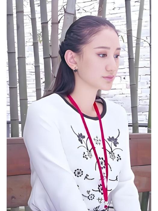 白花花(《美夢成真》中的女性角色) 白花花(《美夢成真》中的女性角色)