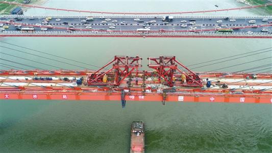 重慶鵝公岩長江大橋軌道專用橋正在施工中