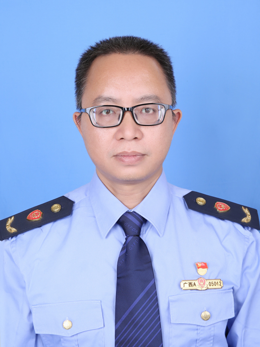 何東林(南寧市上林縣市場監督管理局黨組成員、副局長) 何東林(南寧市上林縣市場監督管理局黨組成員、副局長)
