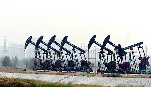 大慶油田正在工作的採油機