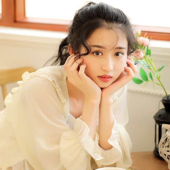 劉瑩瑩(中國內地女演員) 劉瑩瑩(中國內地女演員)