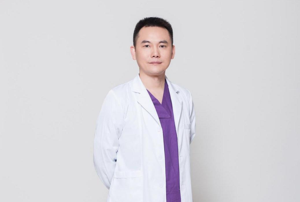 楊建(重慶當代整形美容醫院口腔醫生) 楊建(重慶當代整形美容醫院口腔醫生)