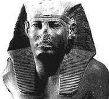 　國王辛努塞爾特一世像（埃及國家博物館）