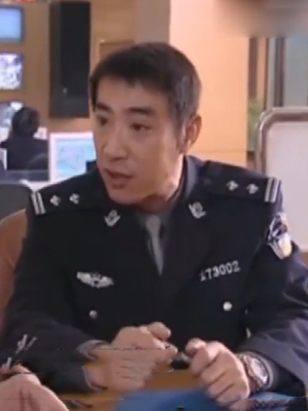 周雄(警匪劇《天不藏奸》中的男配角) 周雄(警匪劇《天不藏奸》中的男配角)