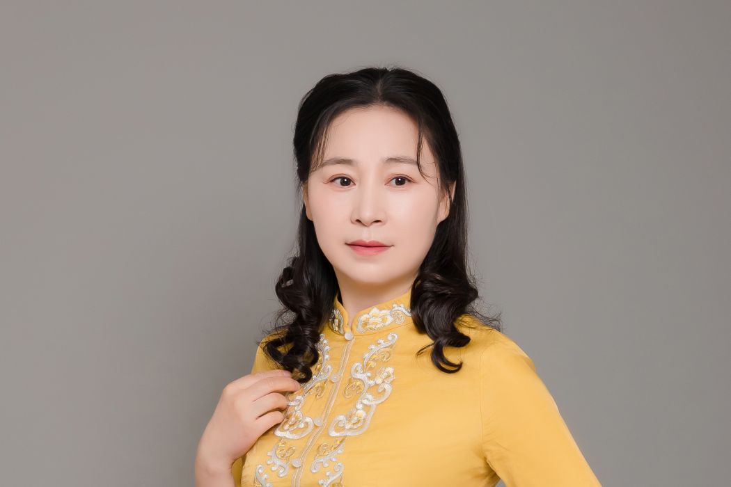 姜春梅(寶應縣淮劇團團長) 姜春梅(寶應縣淮劇團團長)