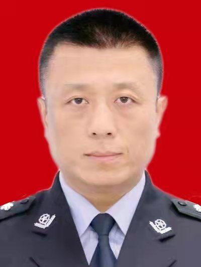 李嘯(河北省保定市清苑區人民政府黨組成員、副區長,市公安局清苑區分局黨委書記、局長、督察長、四級高級警長) 李嘯(河北省保定市清苑區人民政府黨組成員、副區長,市公安局清苑區分局黨委書記、局長、督察長、四級高級警長)