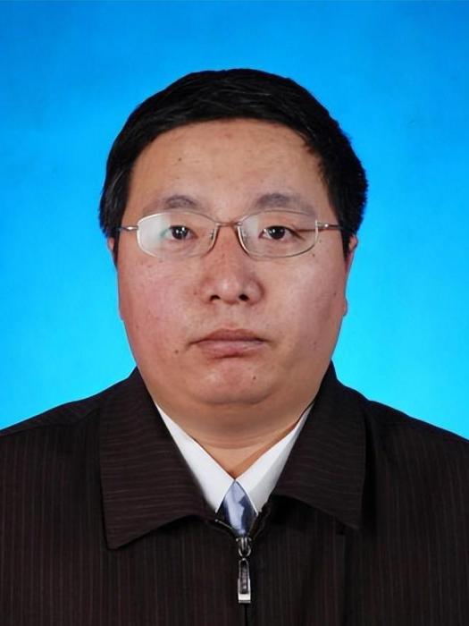 張春山(黑龍江省齊齊哈爾市拜泉縣水務局黨組成員、副局長) 張春山(黑龍江省齊齊哈爾市拜泉縣水務局黨組成員、副局長)