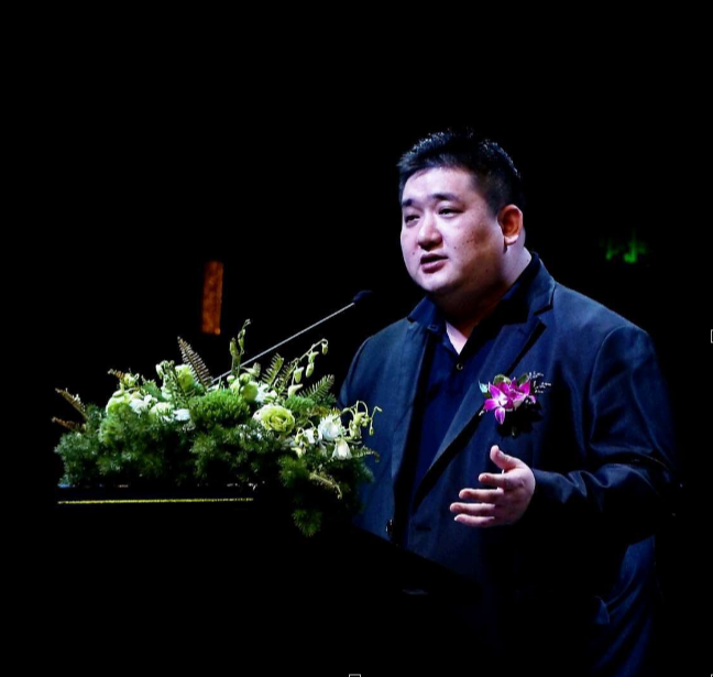 李晶晶(遼寧省工商聯青年企業家創業商會會長) 李晶晶(遼寧省工商聯青年企業家創業商會會長)