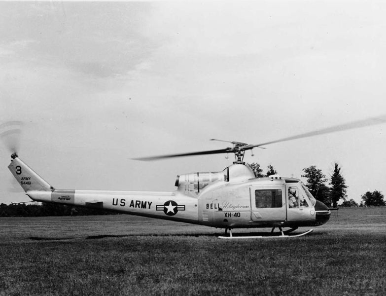 貝爾XH-40，UH-1及貝爾204的原型。