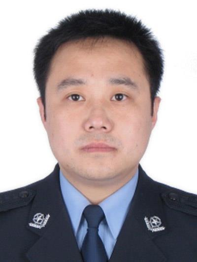 戴鵬(安徽省蚌埠市公安局龍子湖分局局長、黨委書記、三級高級警長、龍子湖區人民政府副區長) 戴鵬(安徽省蚌埠市公安局龍子湖分局局長、黨委書記、三級高級警長、龍子湖區人民政府副區長)