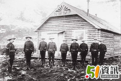 1880年代一個西北騎警的分隊和他們的營房