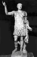 特拉伊亞諾皇帝塑像