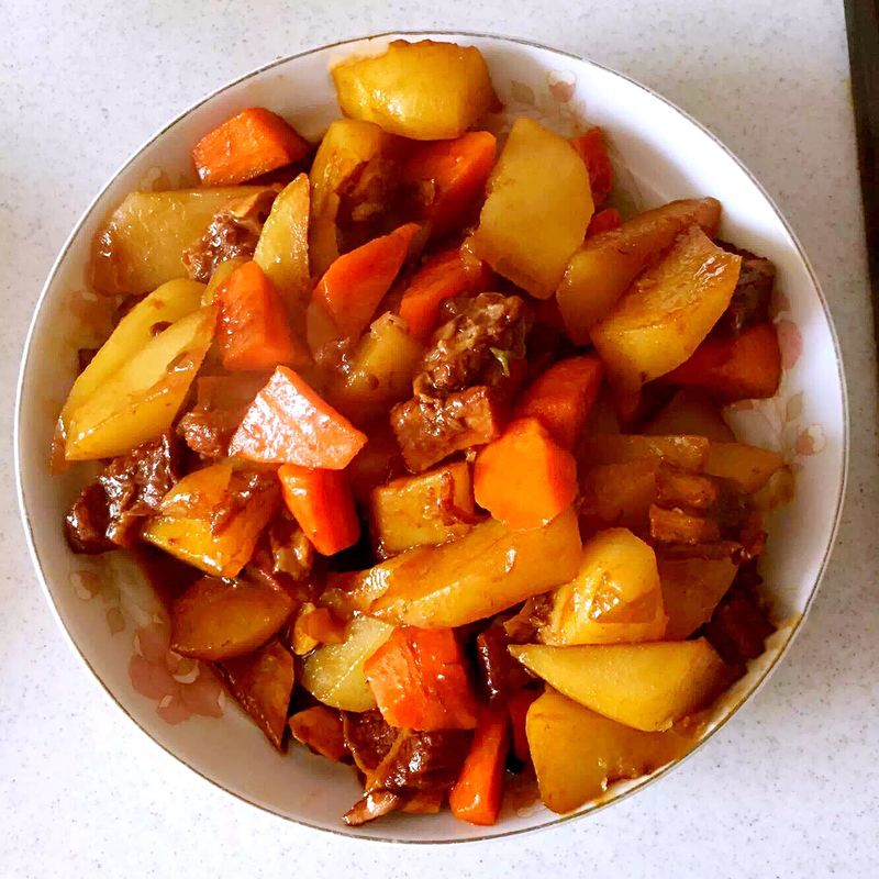土豆胡蘿蔔燉牛肉