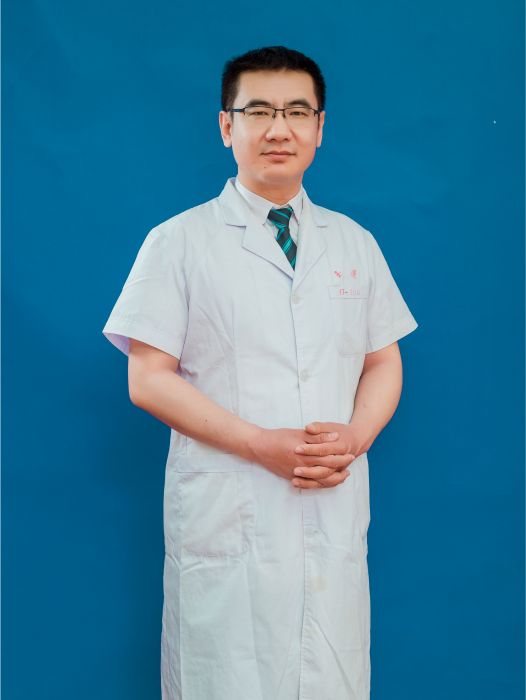 李小偉(醫學美容科牽頭副主任) 李小偉(醫學美容科牽頭副主任)