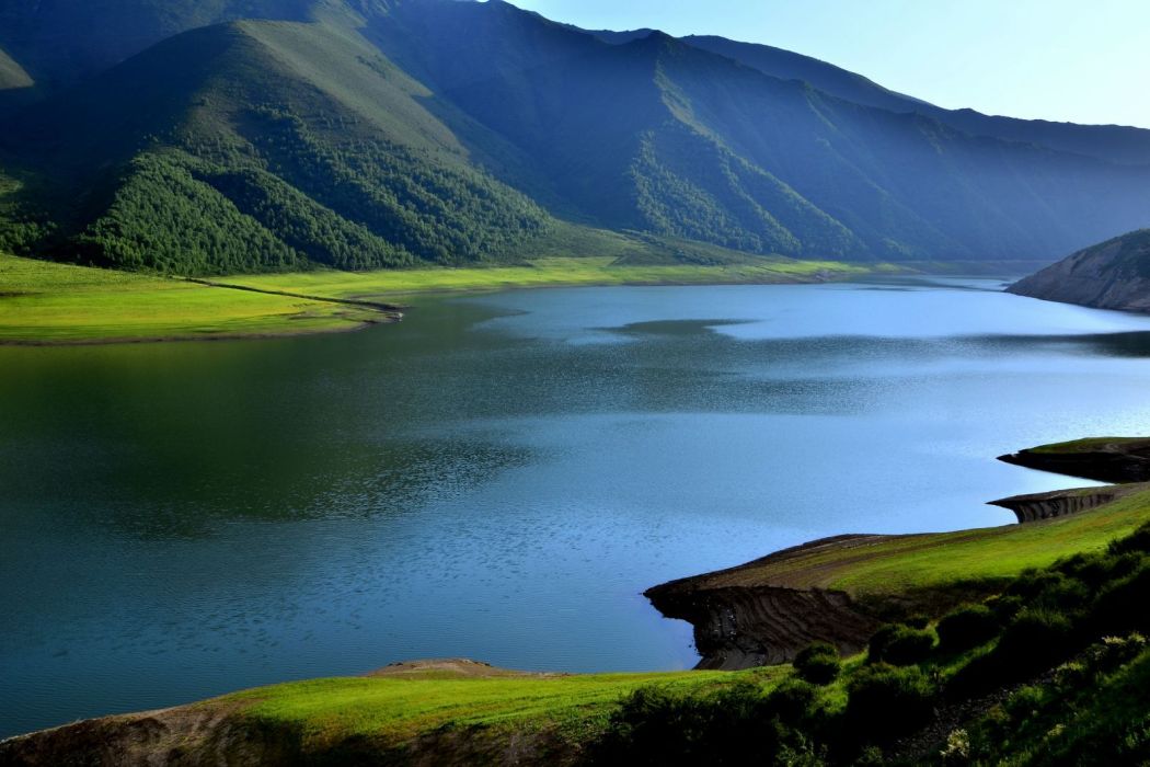 察乾湖 察乾湖