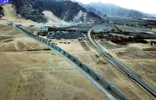 川藏鐵路荒漠地段