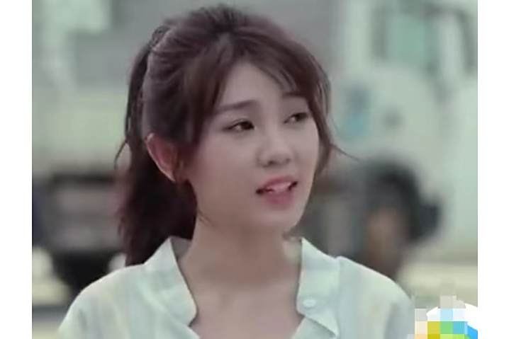 彭佳琪(農墾題材劇《天涯熱土》女主角,由喬靖雯飾演。) 彭佳琪(農墾題材劇《天涯熱土》女主角,由喬靖雯飾演。)