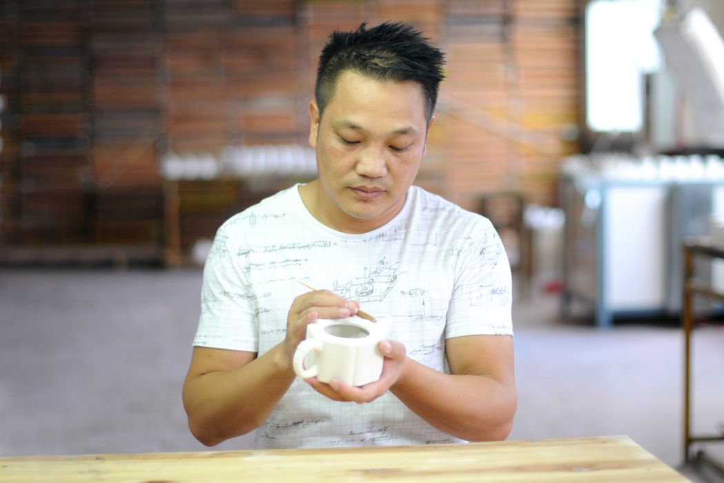 陳德根(陶瓷工藝美術師) 陳德根(陶瓷工藝美術師)
