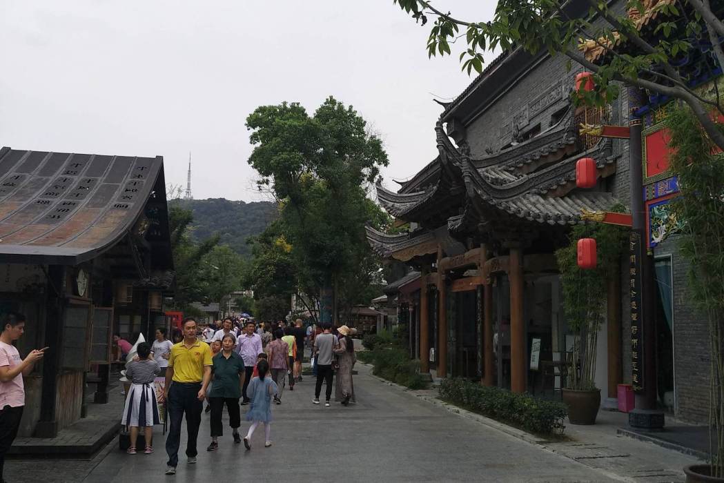 半邊街(中國山東省濟南市境內道路) 半邊街(中國山東省濟南市境內道路)