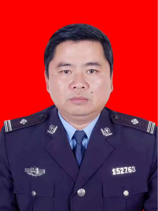 李少華(湖南省郴州市臨武縣人民政府副縣長、縣公安局局長) 李少華(湖南省郴州市臨武縣人民政府副縣長、縣公安局局長)
