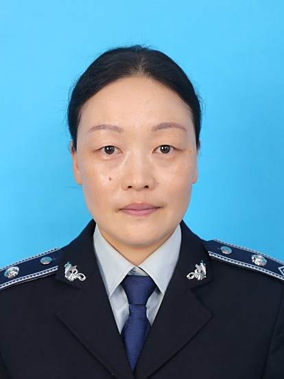 譚玉潔(秭歸縣城市管理執法局黨組成員、副局長) 譚玉潔(秭歸縣城市管理執法局黨組成員、副局長)