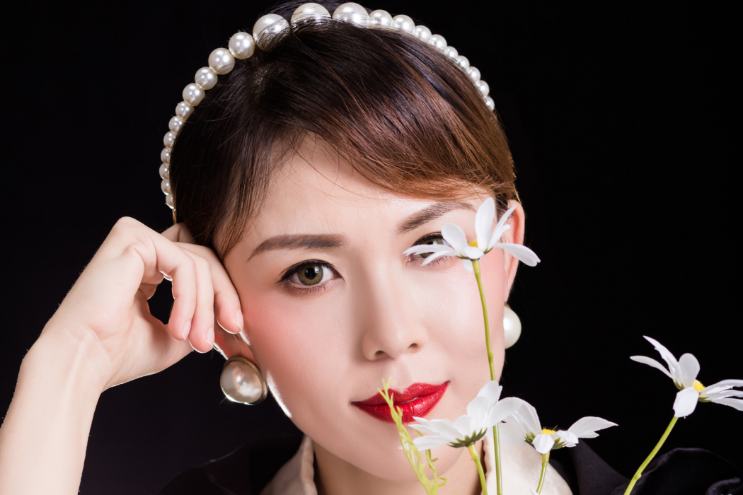 何菁(主持人) 何菁(主持人)