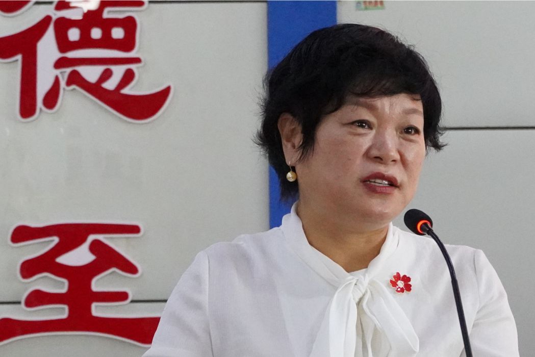 劉艷芬(榮成市芬芳青少年社工服務中心創始人) 劉艷芬(榮成市芬芳青少年社工服務中心創始人)