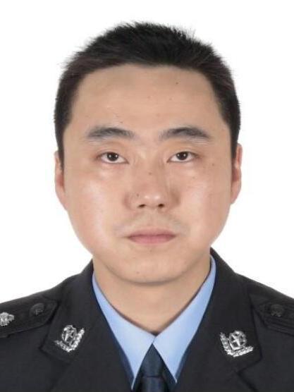 徐立峰(四川省綿陽市公安局涪城區分局黨委委員、政治處主任) 徐立峰(四川省綿陽市公安局涪城區分局黨委委員、政治處主任)