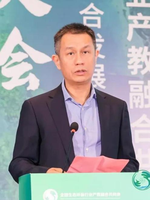 熊斌(北控水務集團公司黨委書記、執行董事、董事會主席及提名委員會主席) 熊斌(北控水務集團公司黨委書記、執行董事、董事會主席及提名委員會主席)