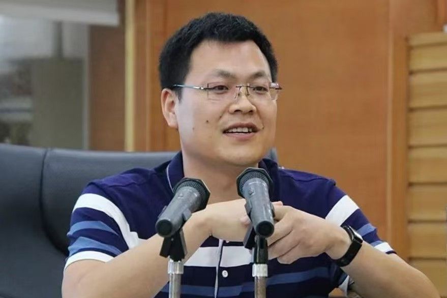 劉闖(歷史學博士) 劉闖(歷史學博士)