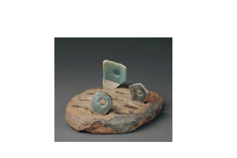 火照(古代燒窯時測定窯內溫度的試片) 火照(古代燒窯時測定窯內溫度的試片)