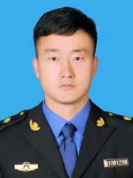 程銳(寶塔區城市管理執法局李渠中隊長) 程銳(寶塔區城市管理執法局李渠中隊長)
