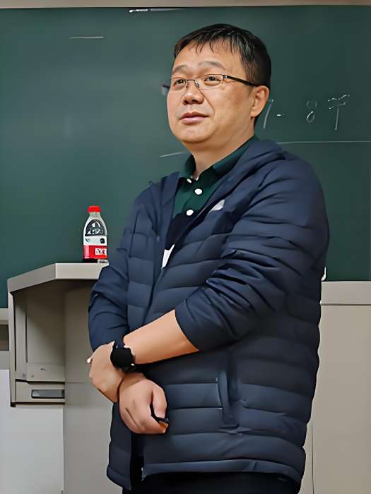 楊強(哈爾濱工業大學電子與信息工程學院原教授、電子工程技術研究所原副所長) 楊強(哈爾濱工業大學電子與信息工程學院原教授、電子工程技術研究所原副所長)