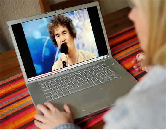 蘇珊唱歌的視頻通過YouTube廣為傳播