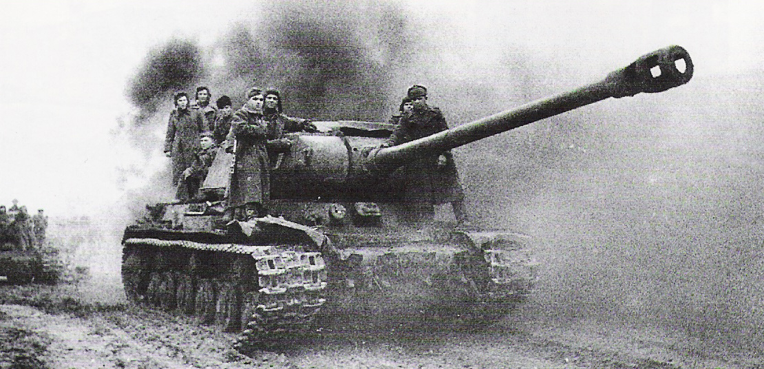 蘇聯紅軍IS-2重型坦克在前進