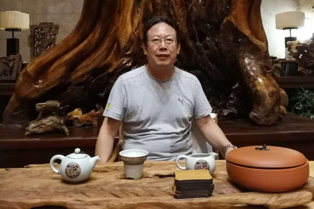 郭浩然(北京青山水書畫院院長) 郭浩然(北京青山水書畫院院長)