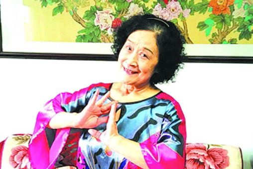 盧國珍(國家二級演員、四川省遂寧市曲協主席) 盧國珍(國家二級演員、四川省遂寧市曲協主席)