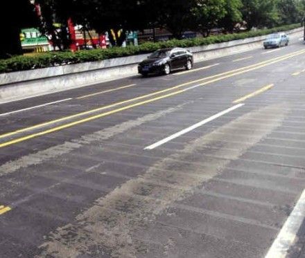 黑漆路 黑漆路