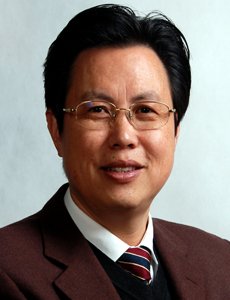 雲南大學教授周平