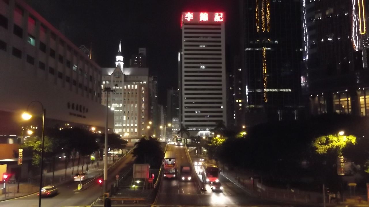 香港夜幕中&#39;李錦記“霓虹燈招牌2012-10-20