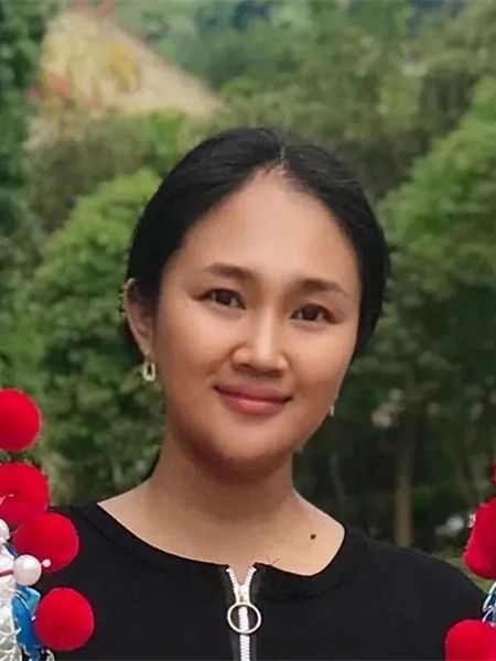 李瑞芳(第十四屆全國人大代表,雲南省臨滄市滄源縣國門國小教師) 李瑞芳(第十四屆全國人大代表,雲南省臨滄市滄源縣國門國小教師)