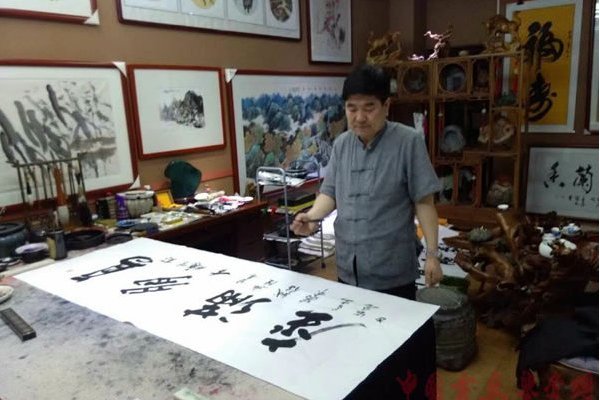 石發盈 石發盈