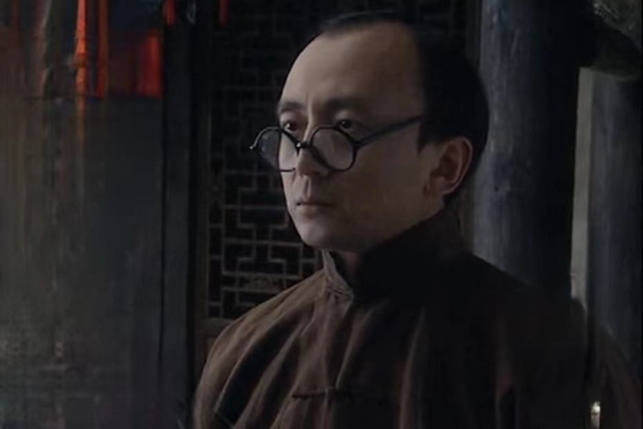 范伯清 范伯清