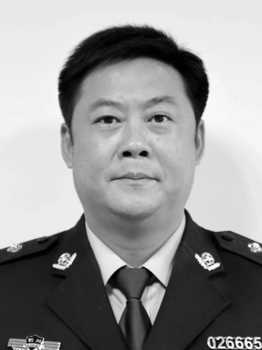 方彬(德陽市禁毒委員會辦公室原專職副主任) 方彬(德陽市禁毒委員會辦公室原專職副主任)
