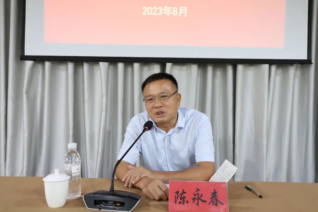 陳永春(泉州市安溪縣農業農村局黨組成員、四級調研員) 陳永春(泉州市安溪縣農業農村局黨組成員、四級調研員)