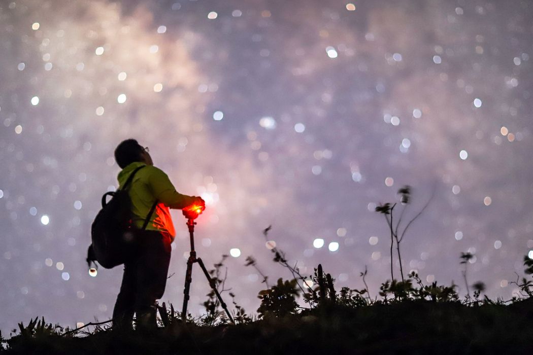 王俊峰(攝影師,中國圖片社“點亮中國星空地圖”項目負責人,哈密市“星空密語”宣推大使) 王俊峰(攝影師,中國圖片社“點亮中國星空地圖”項目負責人,哈密市“星空密語”宣推大使)